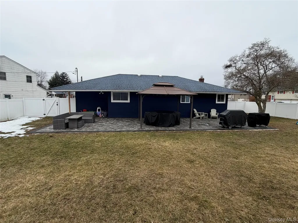 57 Pebble Lane Deer Park NY 11729