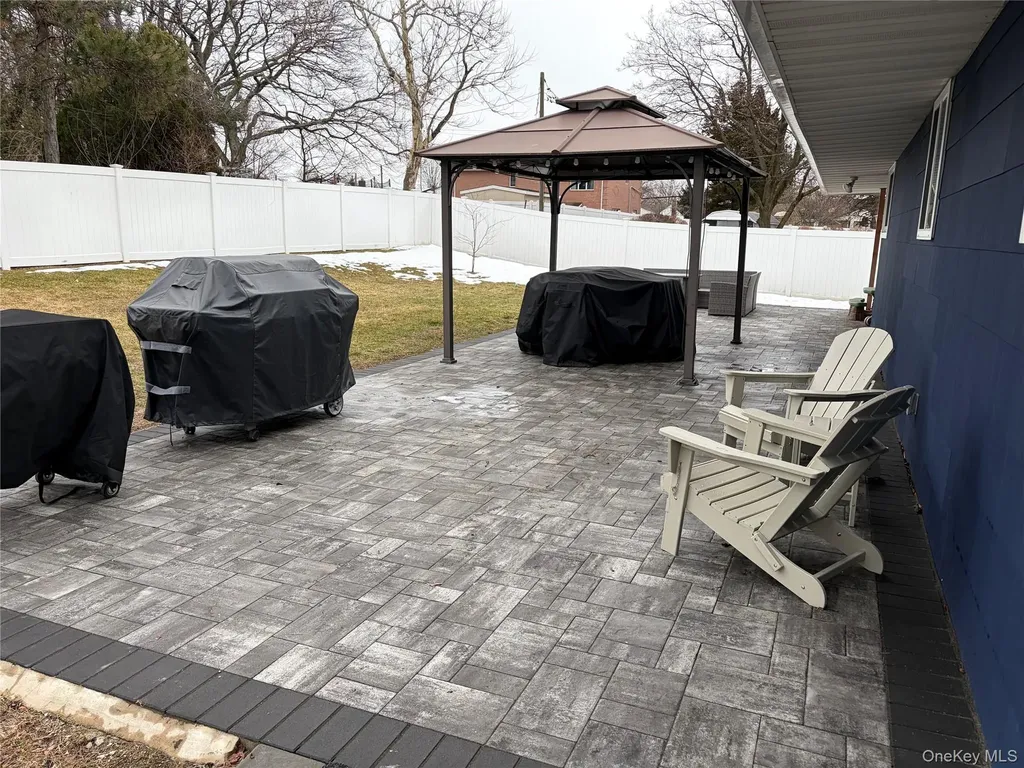57 Pebble Lane Deer Park NY 11729