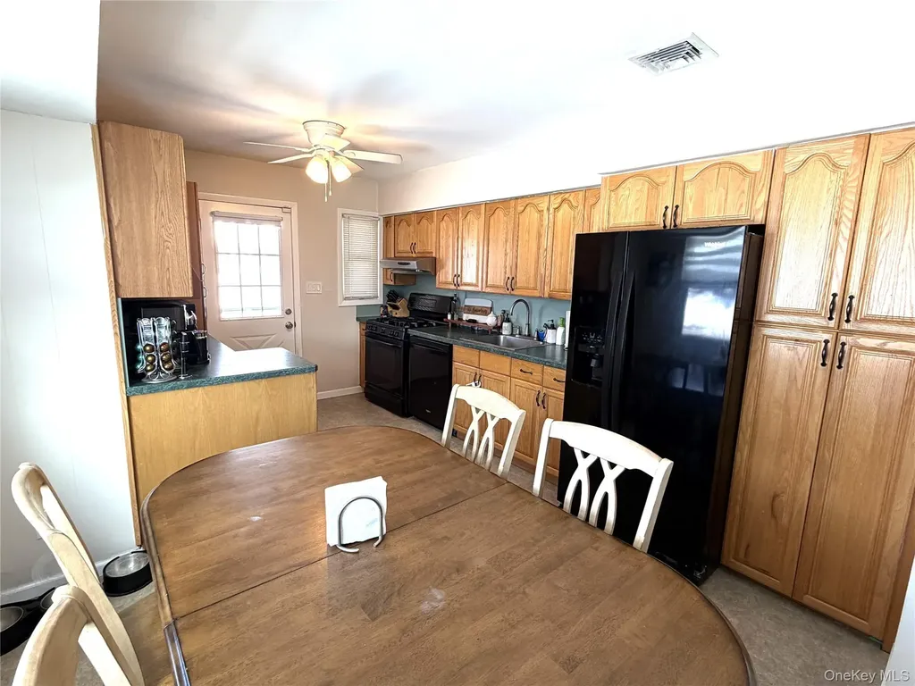 57 Pebble Lane Deer Park NY 11729