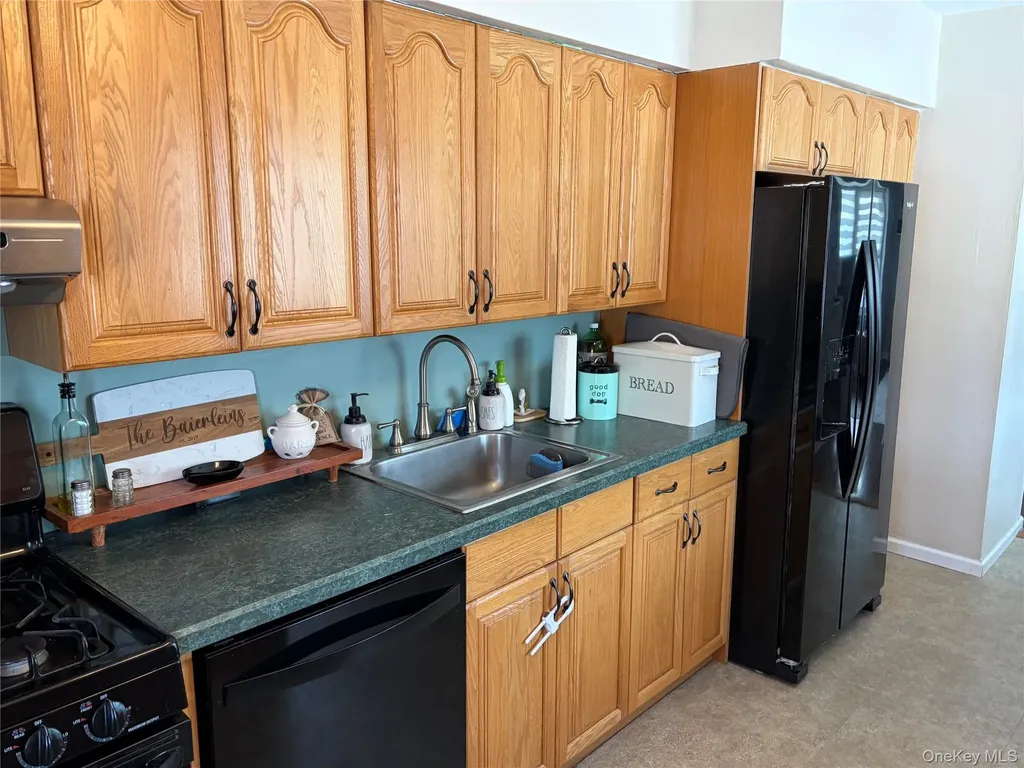 57 Pebble Lane Deer Park NY 11729