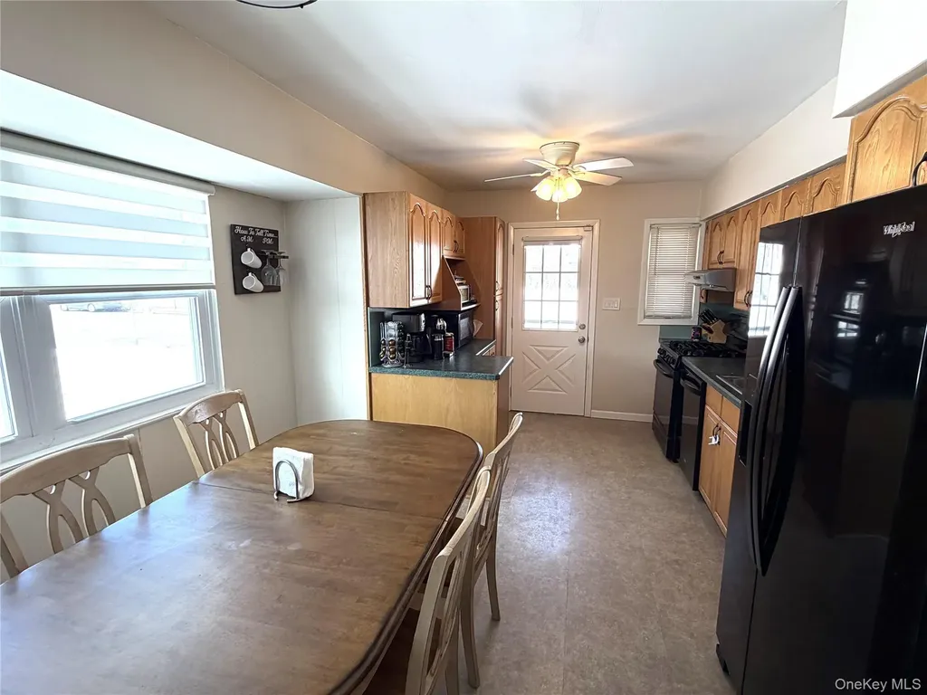 57 Pebble Lane Deer Park NY 11729