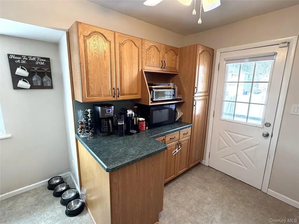 57 Pebble Lane Deer Park NY 11729