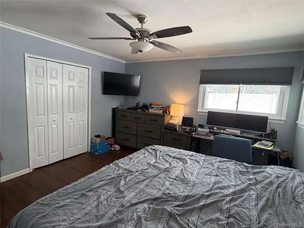 57 Pebble Lane Deer Park NY 11729