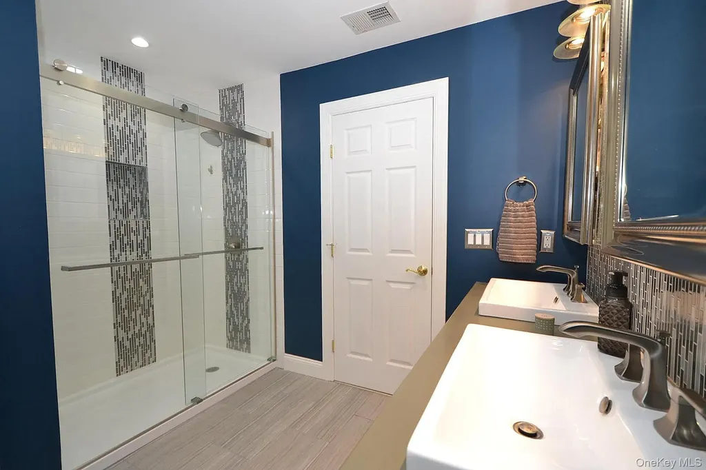 321 Medea Way Central Islip NY 11722