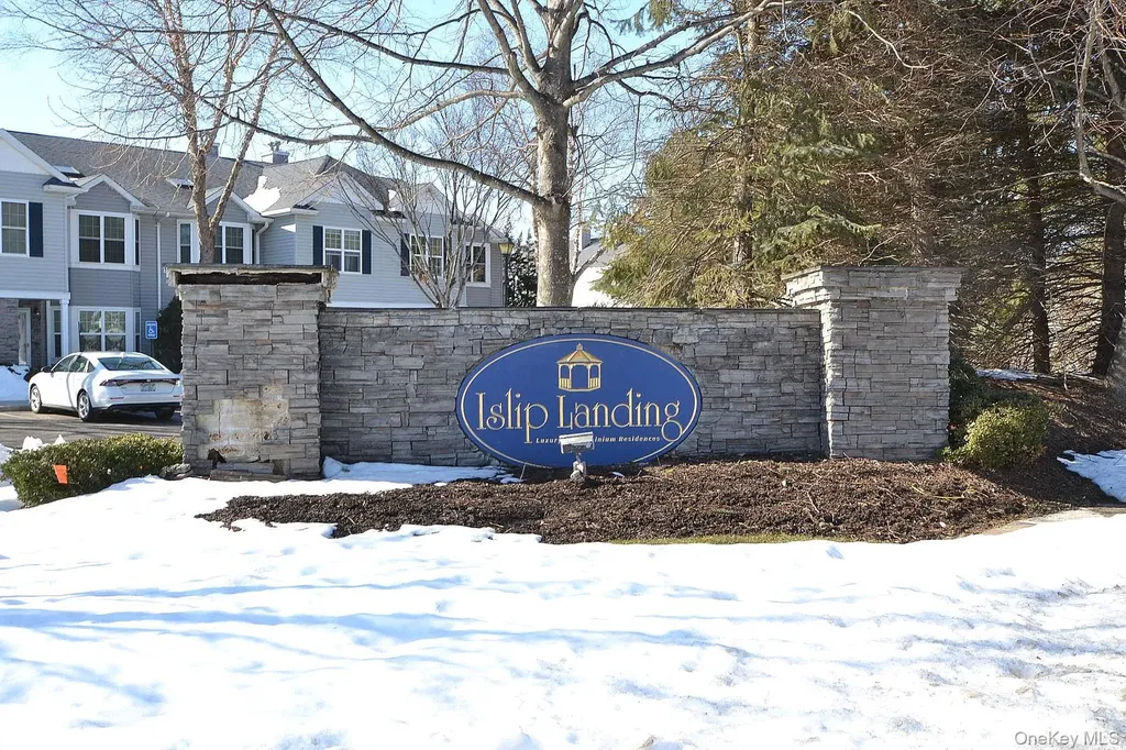 321 Medea Way Central Islip NY 11722