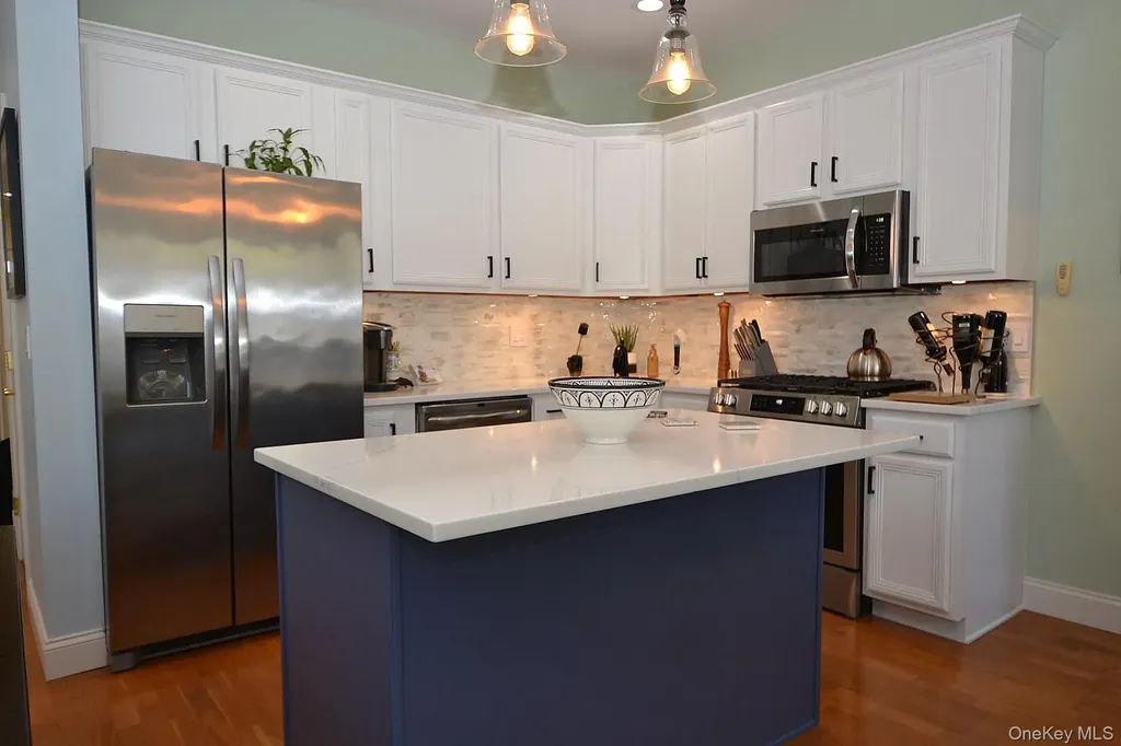 321 Medea Way Central Islip NY 11722