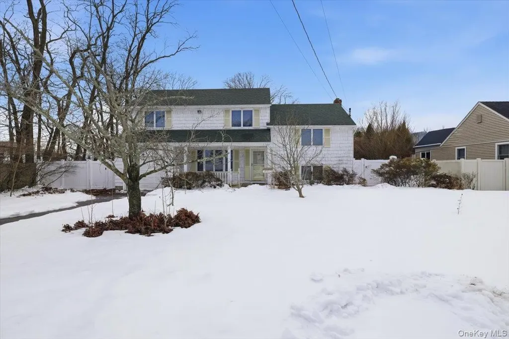 4 Karp Drive Islip Terrace NY 11752