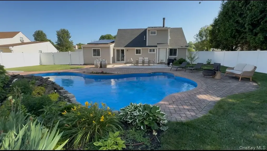 7 Woodbrook Drive Ridge NY 11961