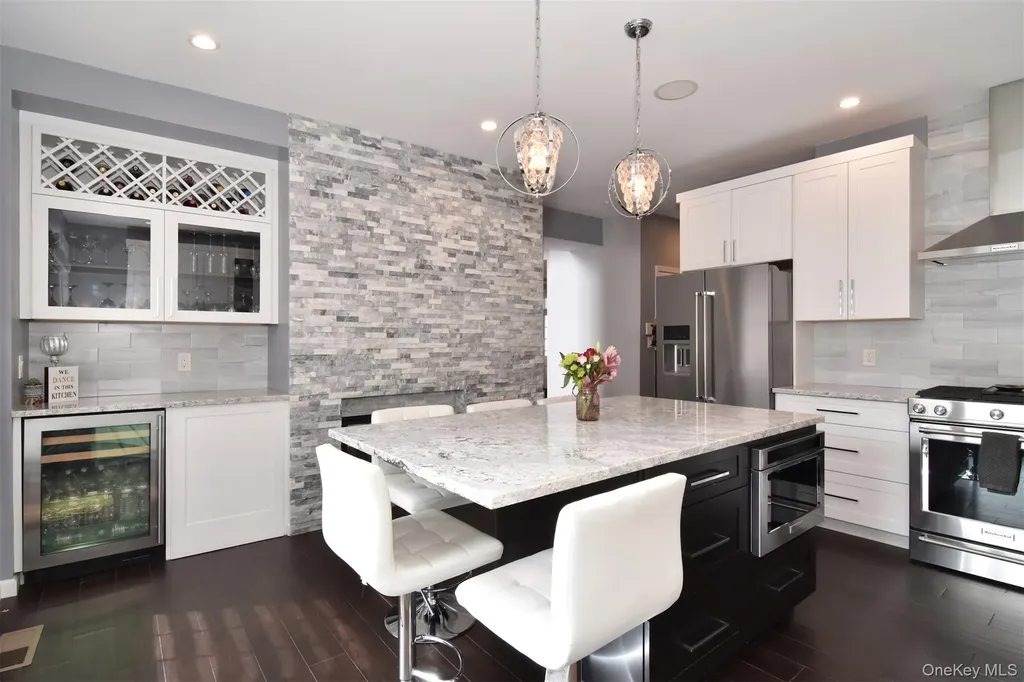 143 Classic Court White Plains NY 10603