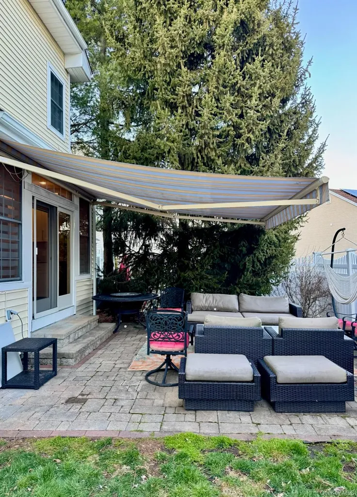 143 Classic Court White Plains NY 10603