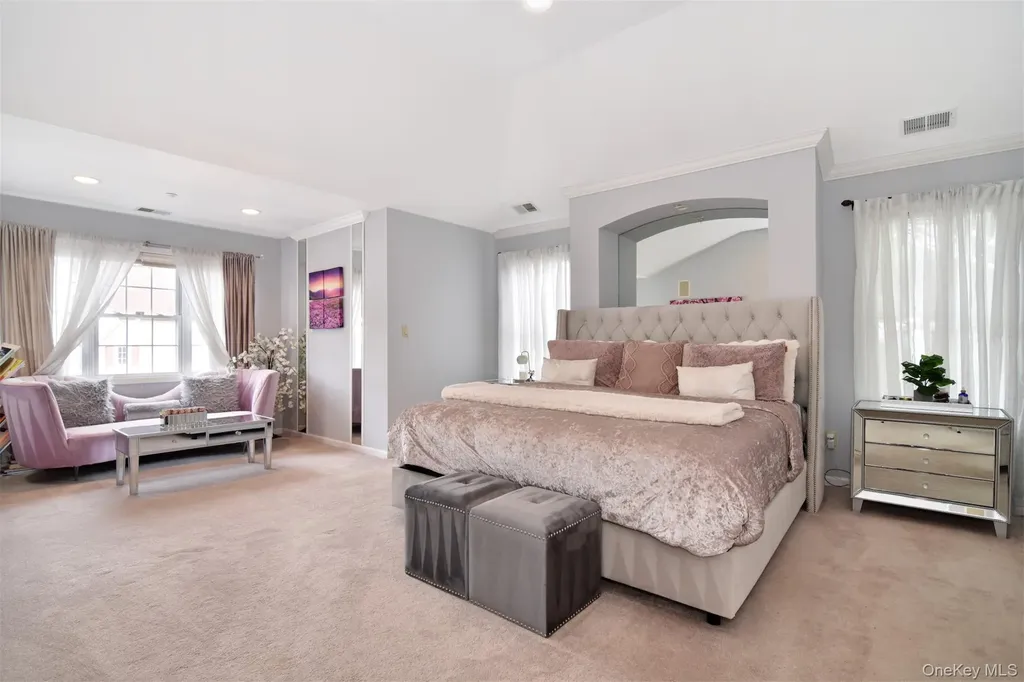 143 Classic Court White Plains NY 10603