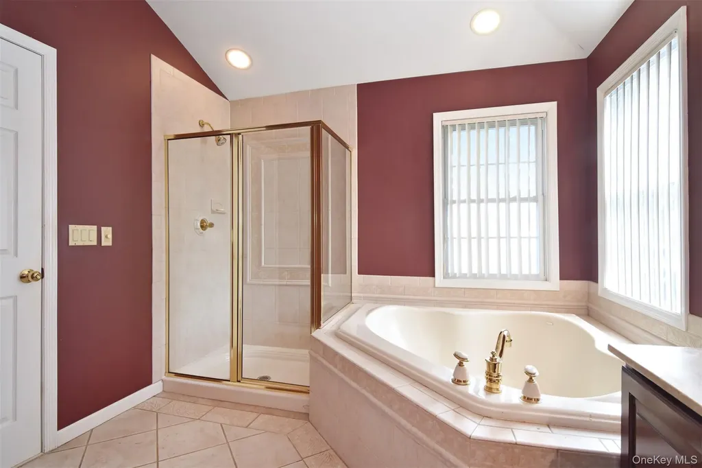 143 Classic Court White Plains NY 10603