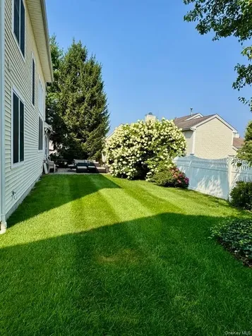 143 Classic Court White Plains NY 10603