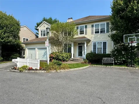 143 Classic Court White Plains NY 10603