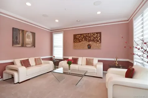 143 Classic Court White Plains NY 10603