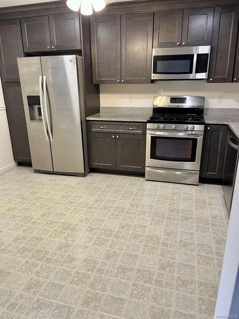 1102 Scenic Lane Poughkeepsie NY 12603