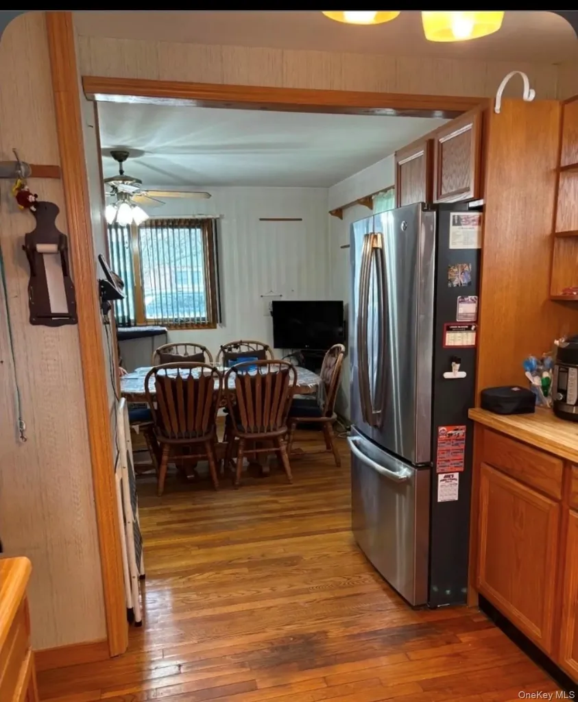 33 Lakewood Avenue Ronkonkoma NY 11779
