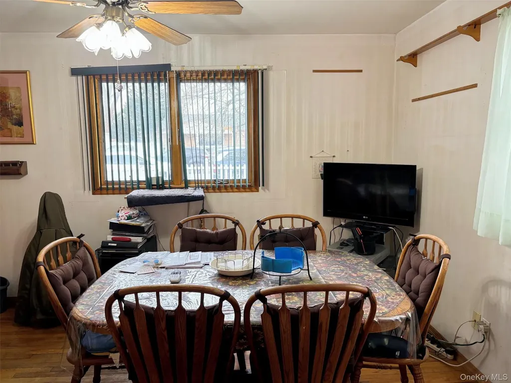 33 Lakewood Avenue Ronkonkoma NY 11779