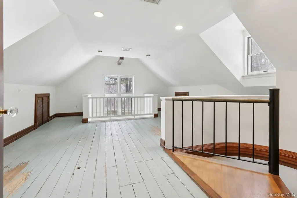 32 E Lake Stable Road Tuxedo Park NY 10987