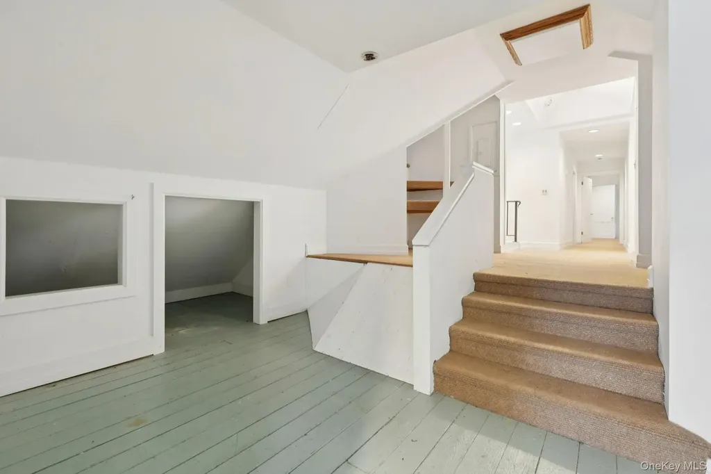 32 E Lake Stable Road Tuxedo Park NY 10987
