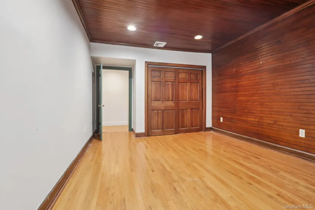 32 E Lake Stable Road Tuxedo Park NY 10987