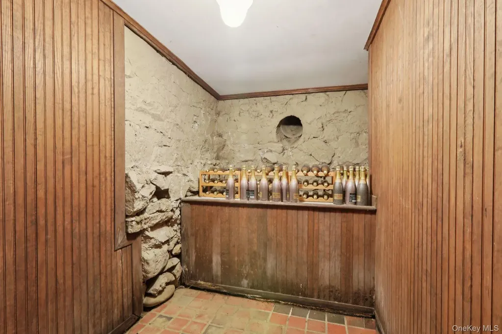 32 E Lake Stable Road Tuxedo Park NY 10987