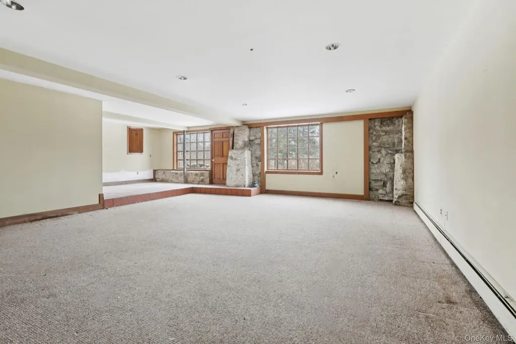 32 E Lake Stable Road Tuxedo Park NY 10987