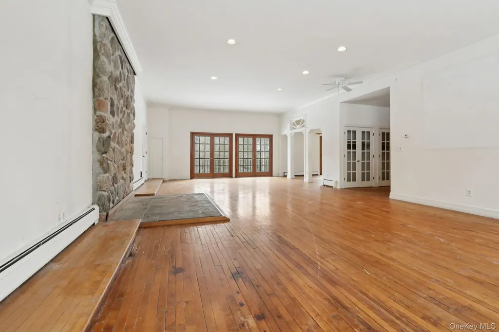 32 E Lake Stable Road Tuxedo Park NY 10987
