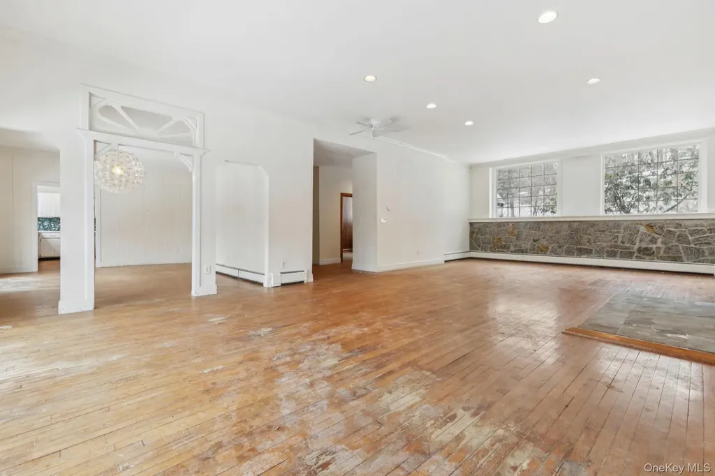 32 E Lake Stable Road Tuxedo Park NY 10987