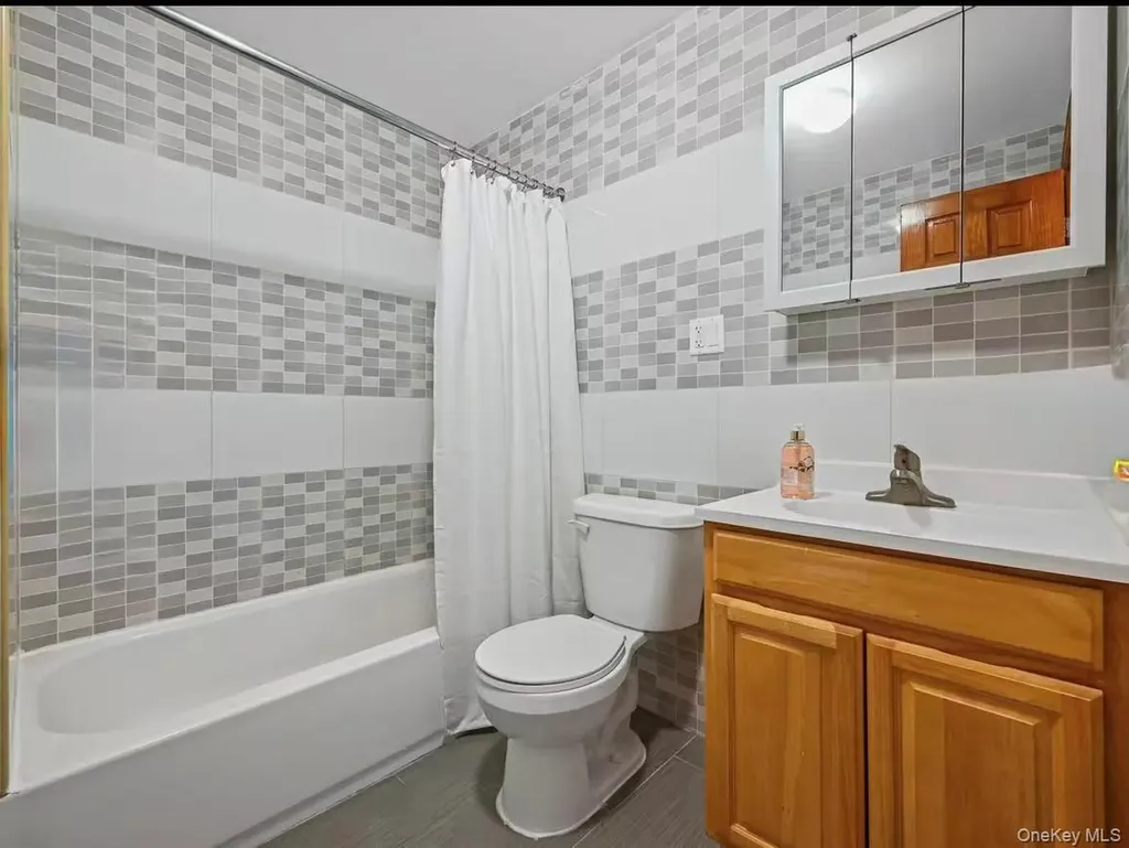 8409 Queens Boulevard Elmhurst NY 11373