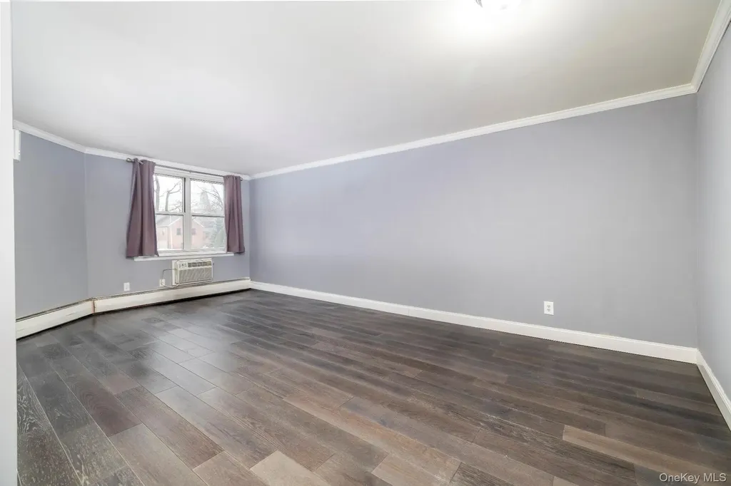 30 Daley Place Lynbrook NY 11563