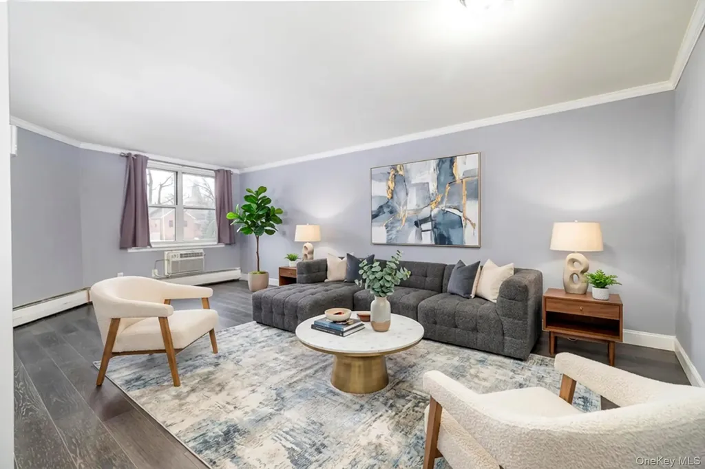 30 Daley Place Lynbrook NY 11563