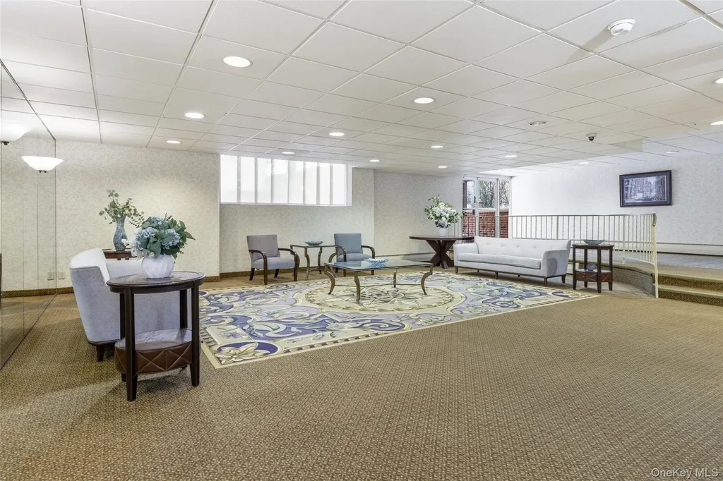 30 Daley Place Lynbrook NY 11563