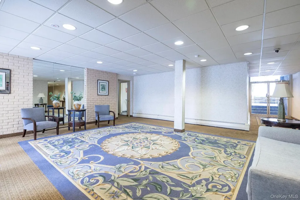 30 Daley Place Lynbrook NY 11563