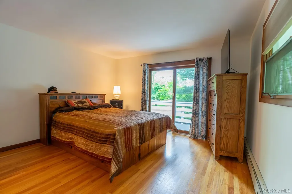 41 Mountain Drive Pleasant Valley NY 12569