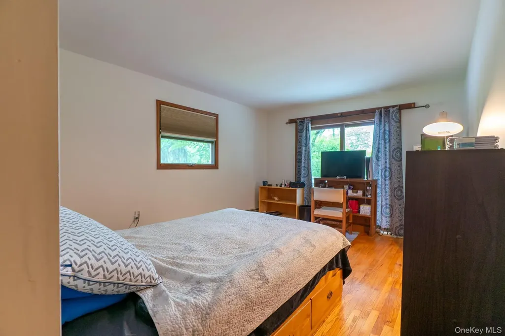 41 Mountain Drive Pleasant Valley NY 12569