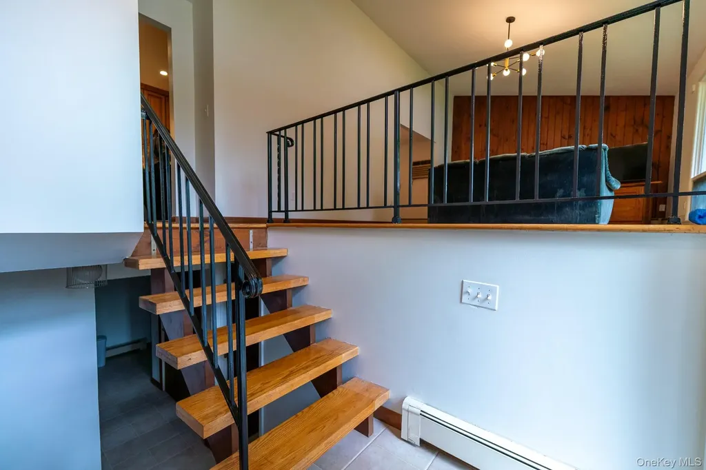 41 Mountain Drive Pleasant Valley NY 12569