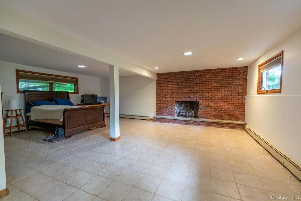 41 Mountain Drive Pleasant Valley NY 12569