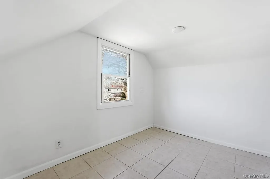 173 Ferndale Boulevard Islip NY 11751