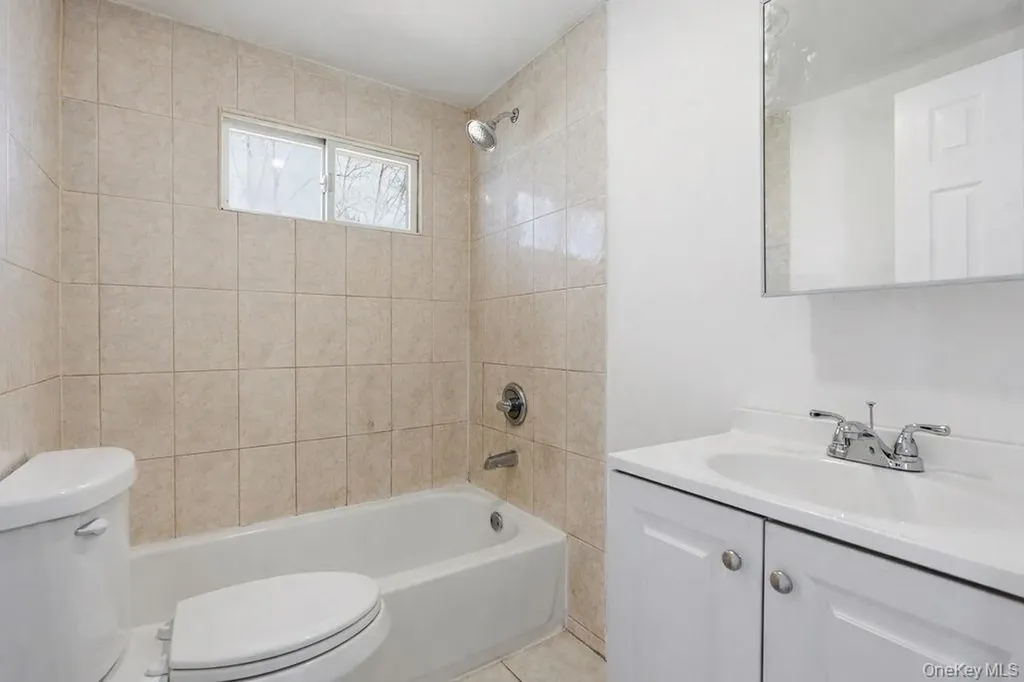 173 Ferndale Boulevard Islip NY 11751