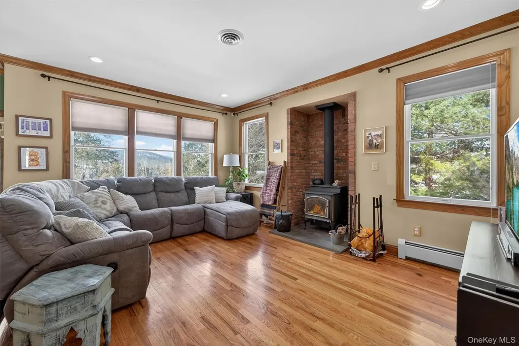 72 Coppergate Lane Warwick NY 10990
