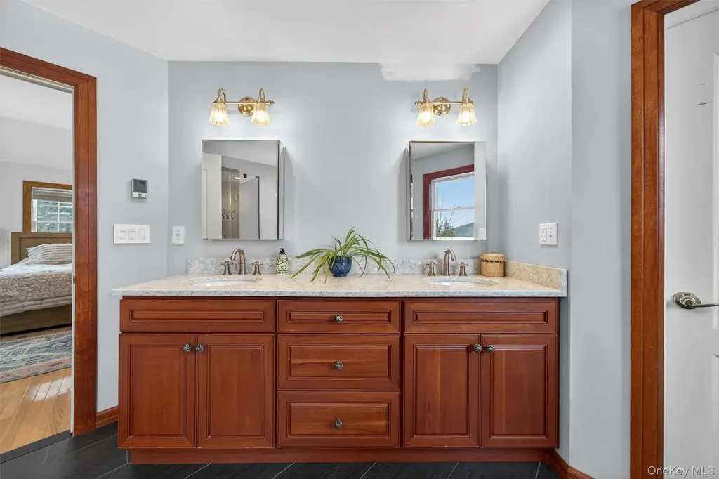 72 Coppergate Lane Warwick NY 10990