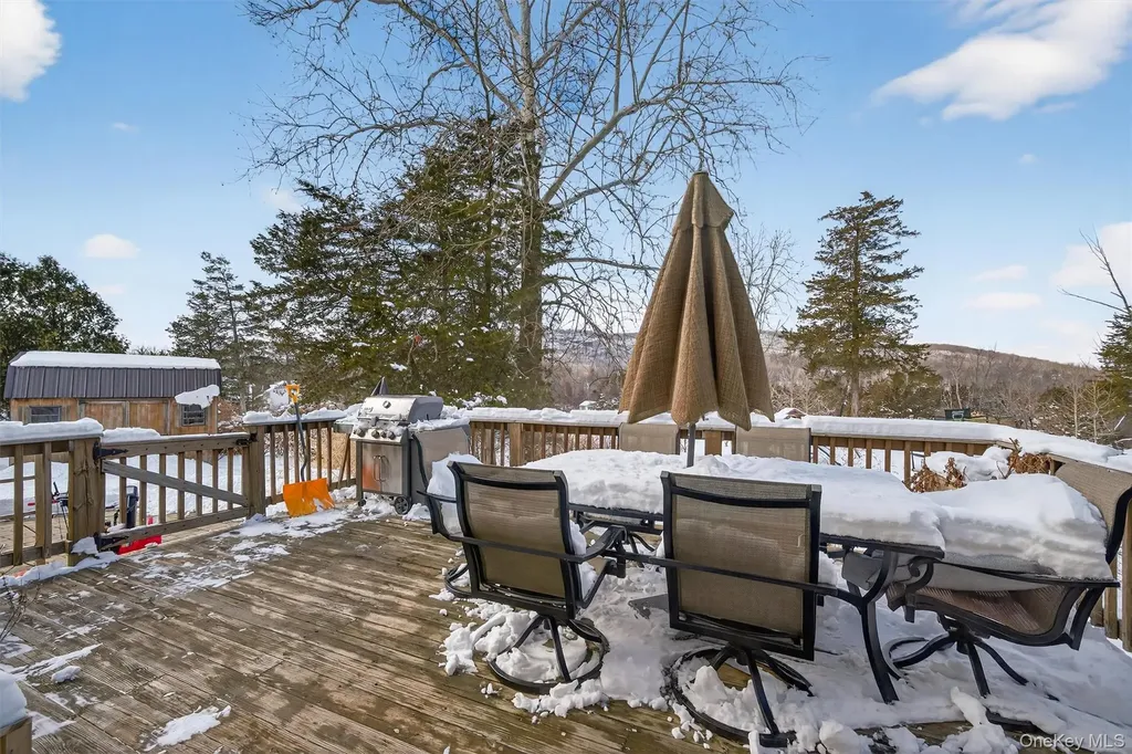 72 Coppergate Lane Warwick NY 10990