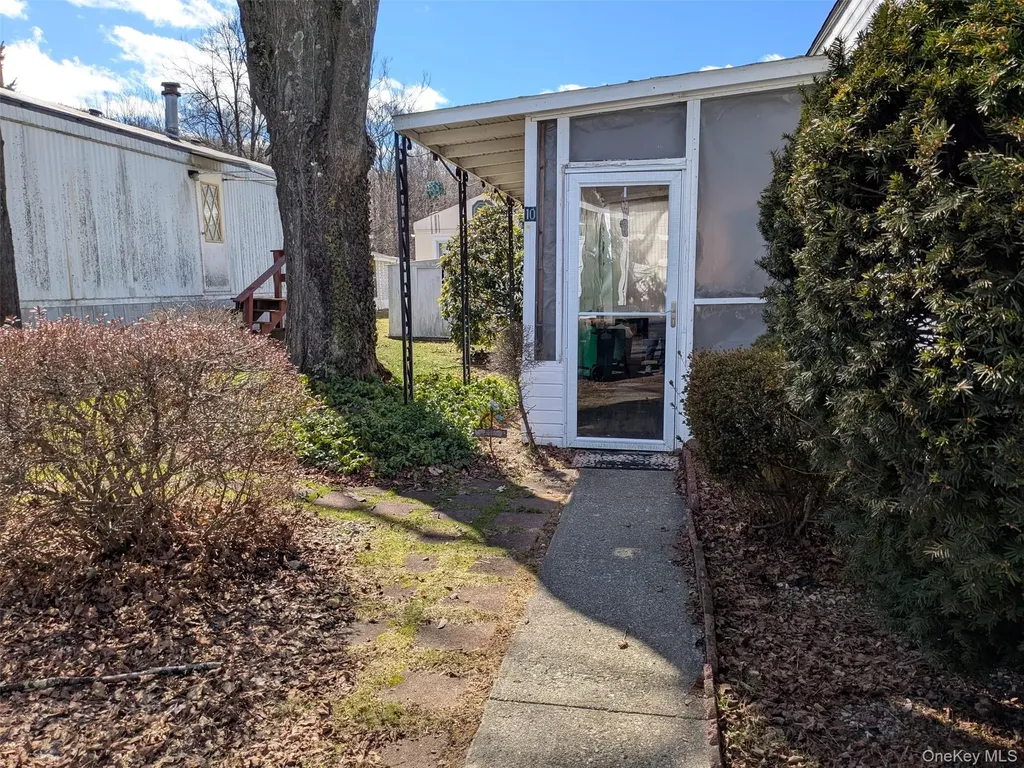 10 Treeline Circle Cold Spring NY 10516