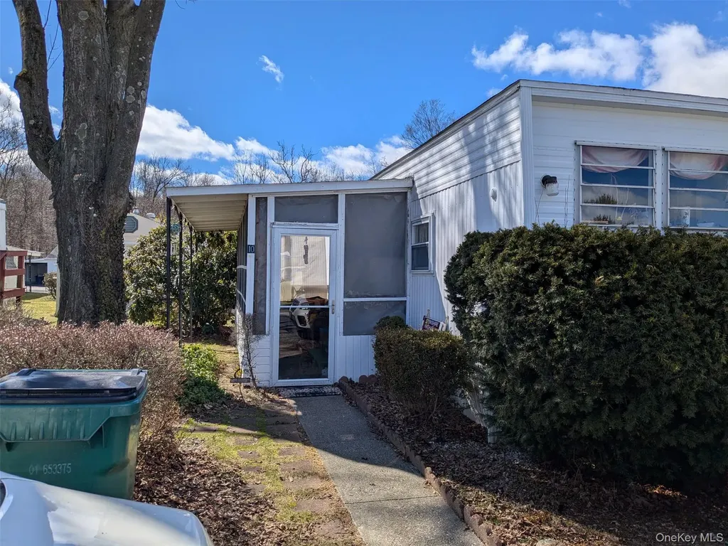 10 Treeline Circle Cold Spring NY 10516