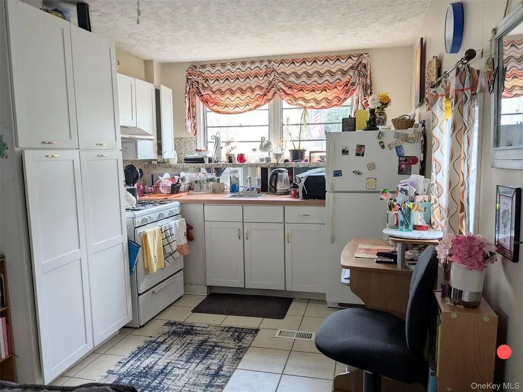 10 Treeline Circle Cold Spring NY 10516