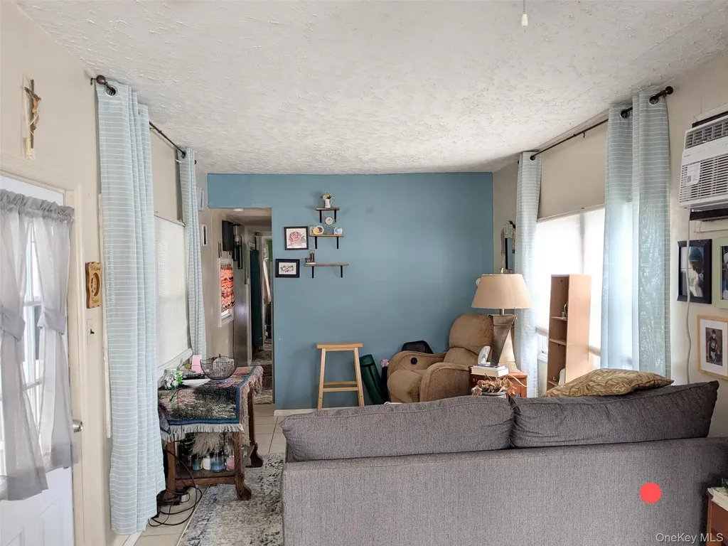 10 Treeline Circle Cold Spring NY 10516