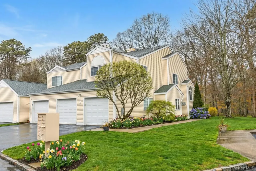168 Gothic Circle Manorville NY 11949
