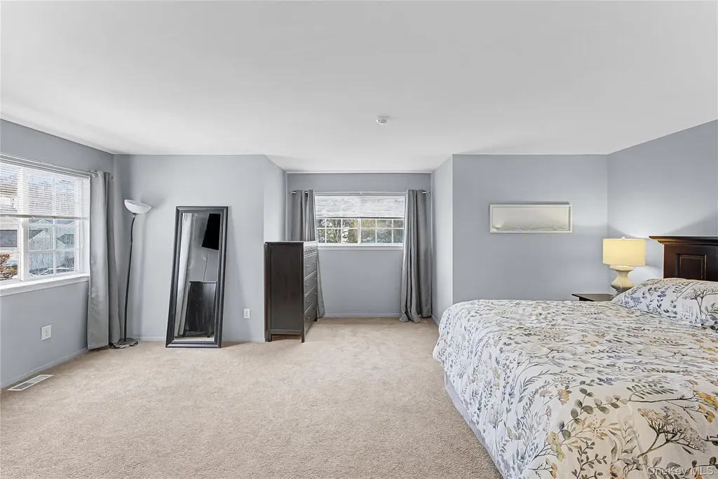 168 Gothic Circle Manorville NY 11949
