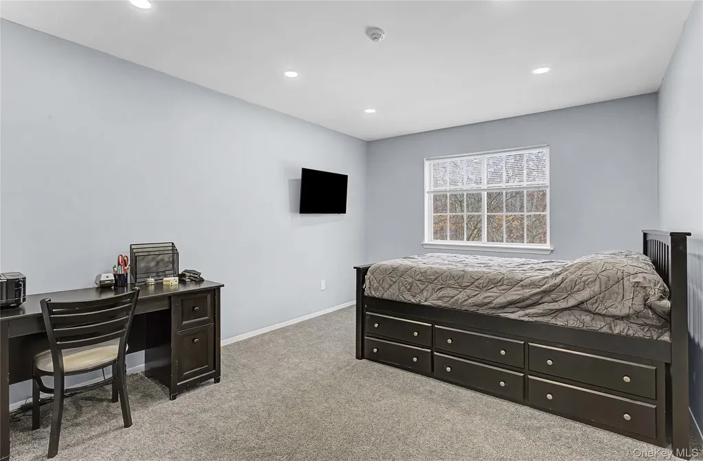 168 Gothic Circle Manorville NY 11949